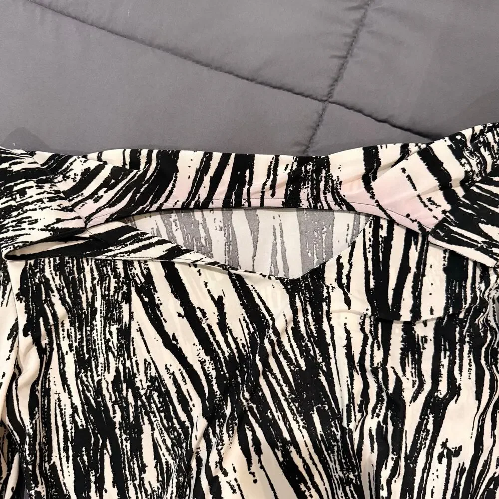 Ariella Boutique Animal Print Blouse Lace Bell Sleeves Made USA Women’s Large - Picture 7 of 9